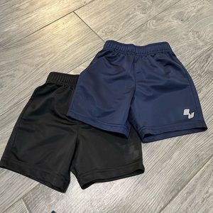 Toddler boy 2 pack size 18-24 basketball shorts, used but in good condition